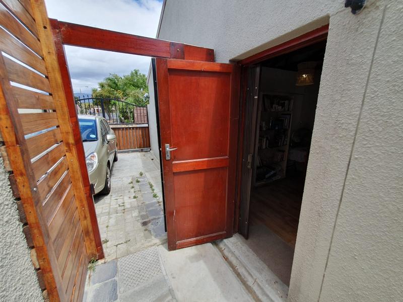 To Let 1 Bedroom Property for Rent in Strand Western Cape